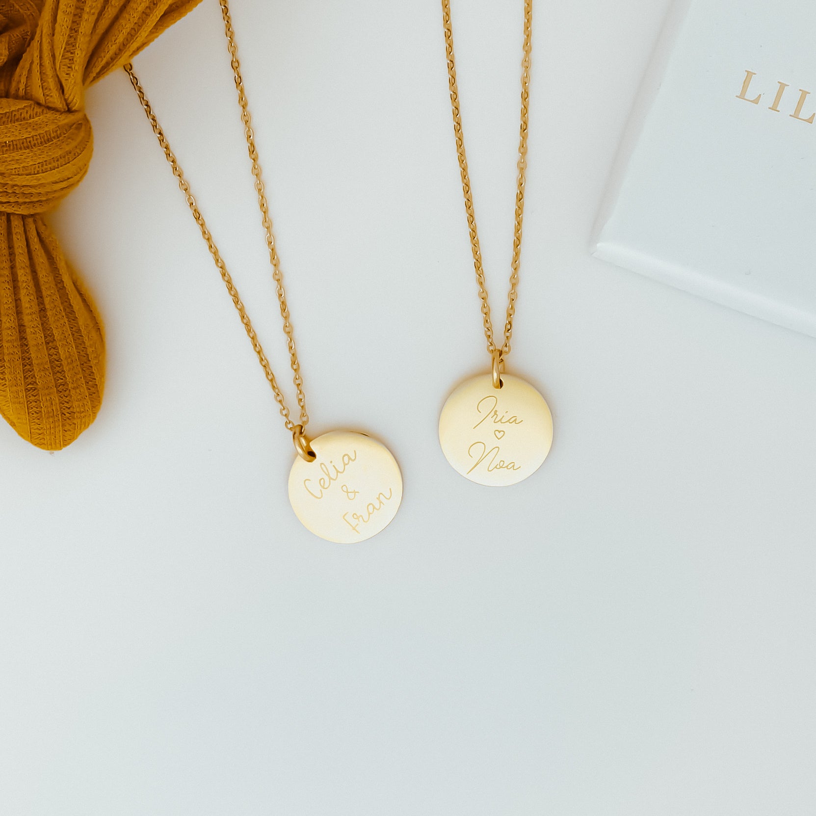 Medalla personalizada nombre oro – Lili Lion